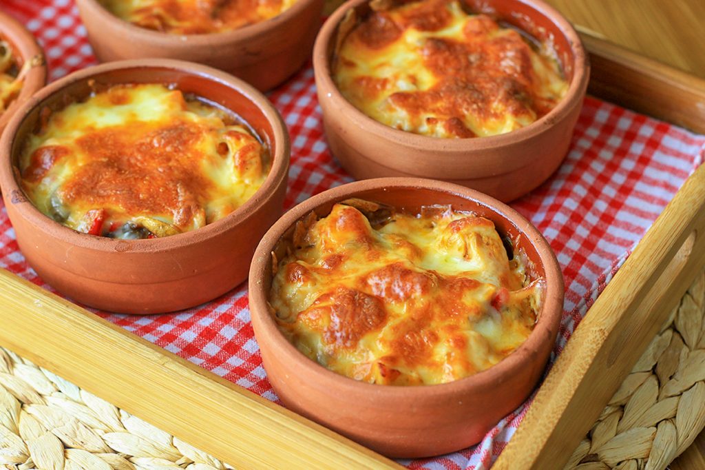 guvecte-tavuk-1024x682 Güveçte Kaşarlı Tavuk